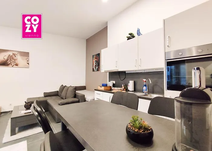 Cozy Apartments In Central Location With Free Parking