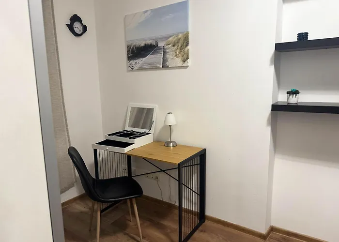 Cozy Apartments In Central Location With Free Parking