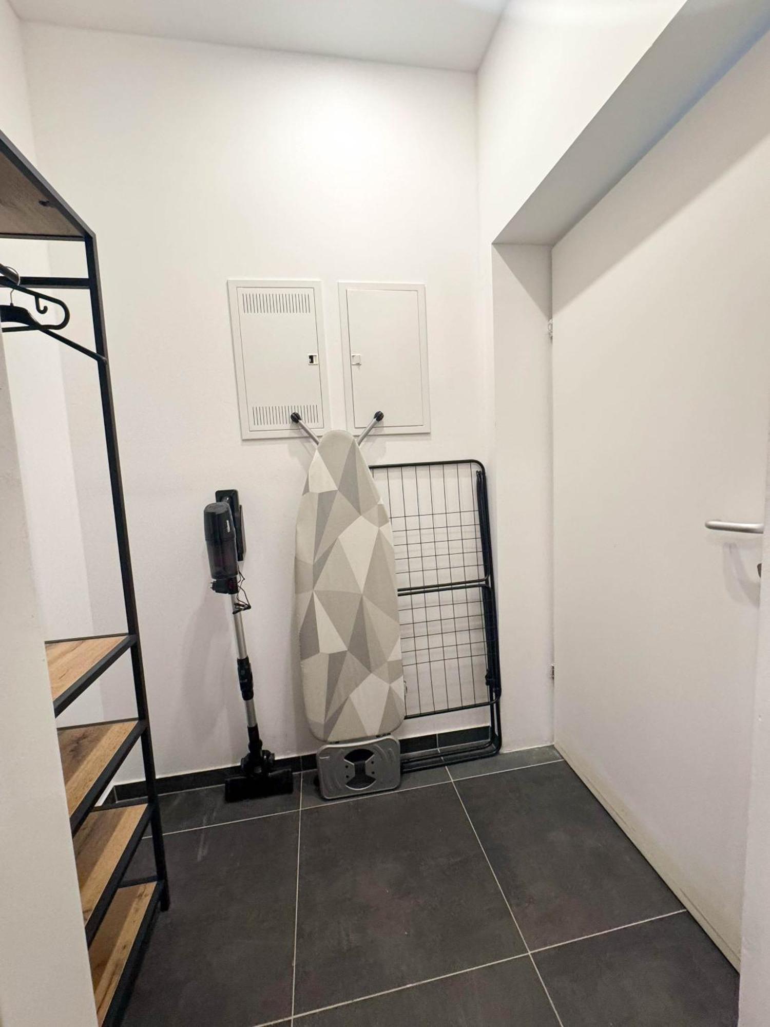 Cozy In Location With Free Parking Apartment Vienna