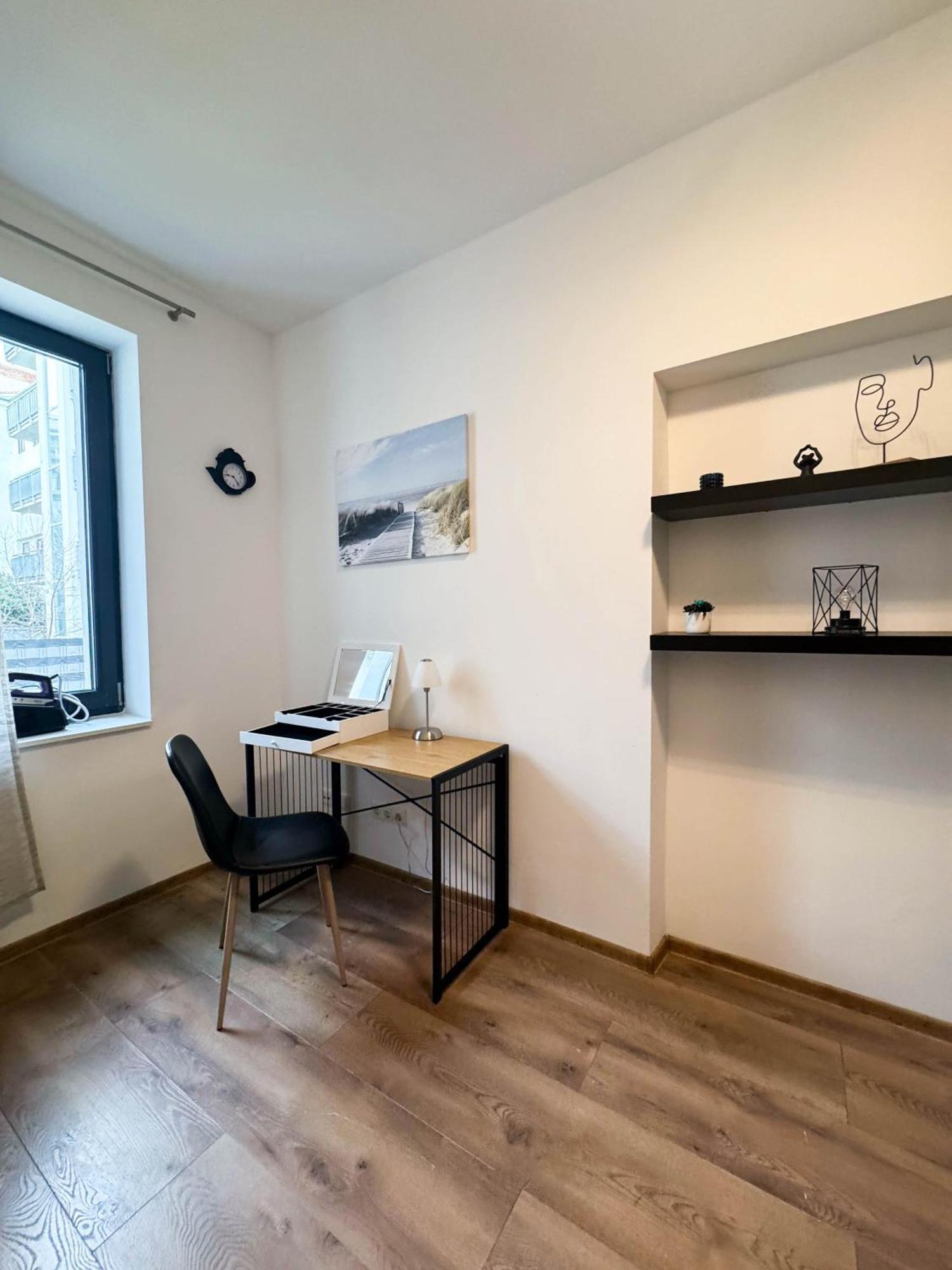 Cozy In Location With Free Parking Apartmán *