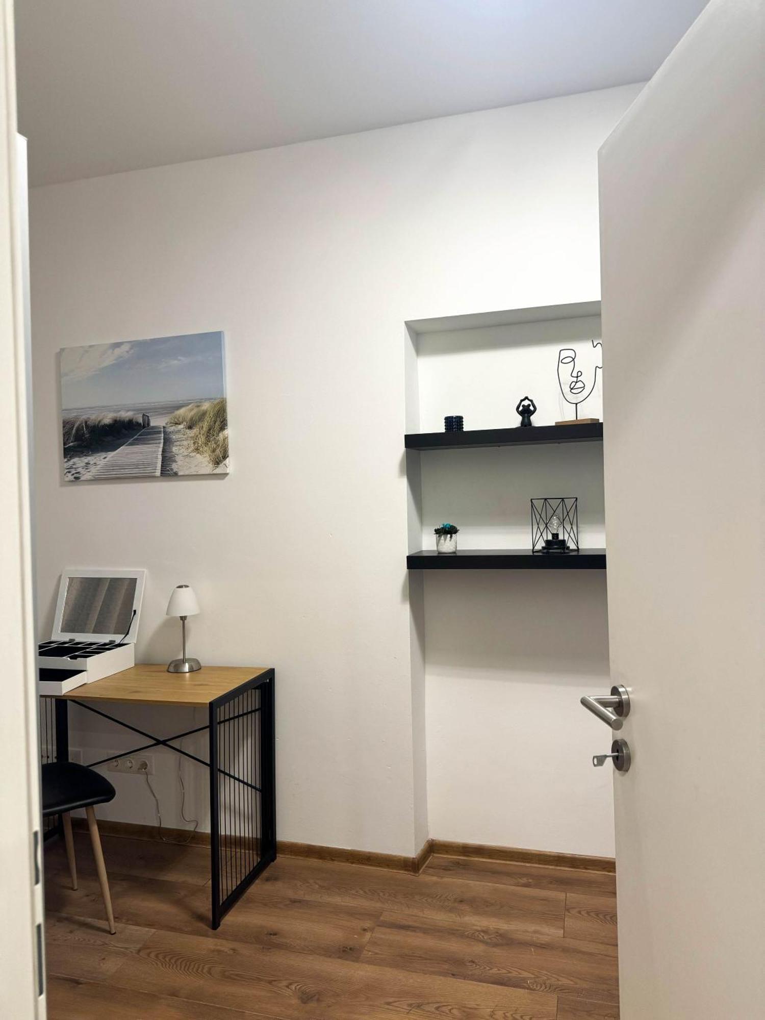 Cozy In Location With Free Parking Apartmán